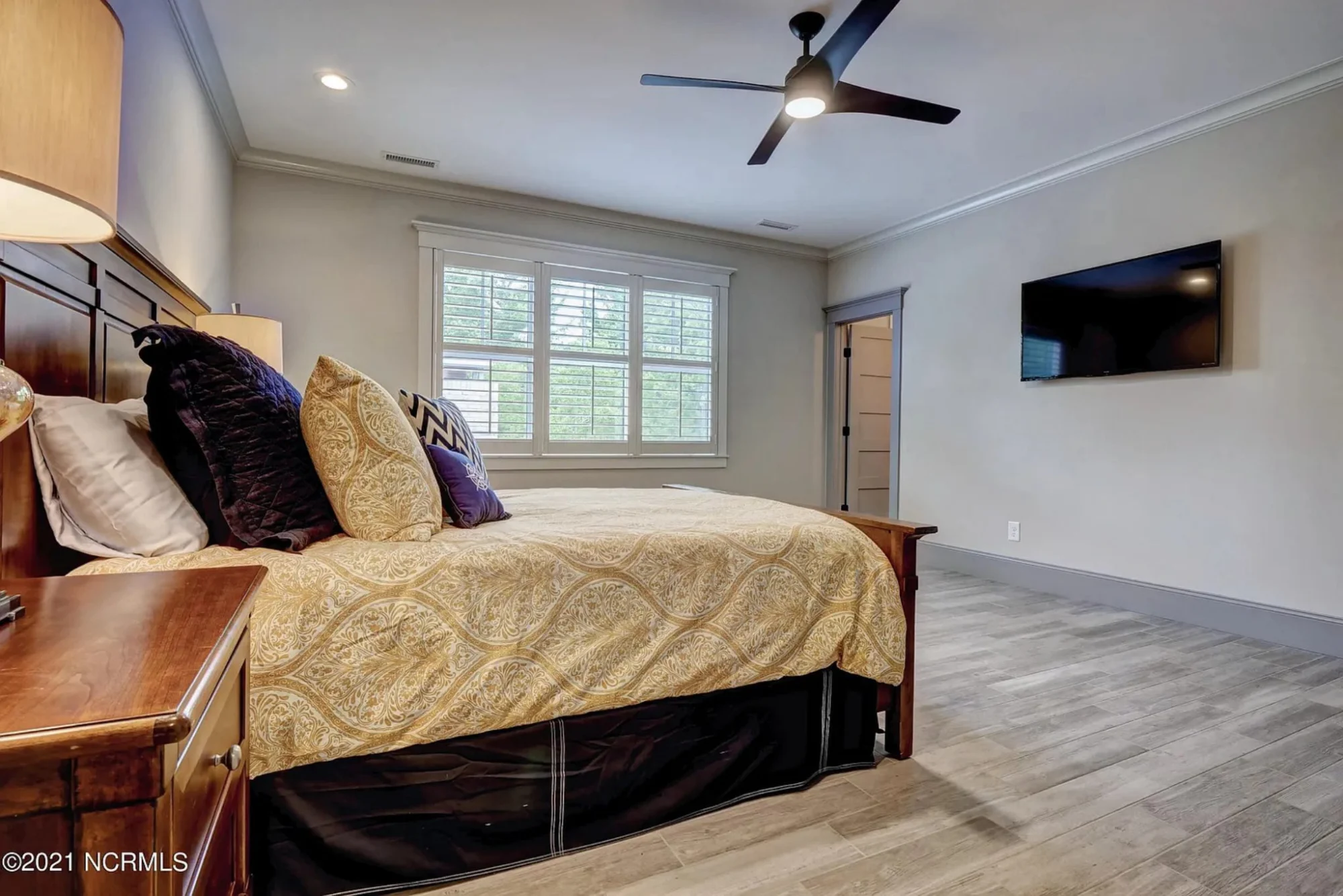 Elegant house Plan with Detailed Architecture and Floor Designs