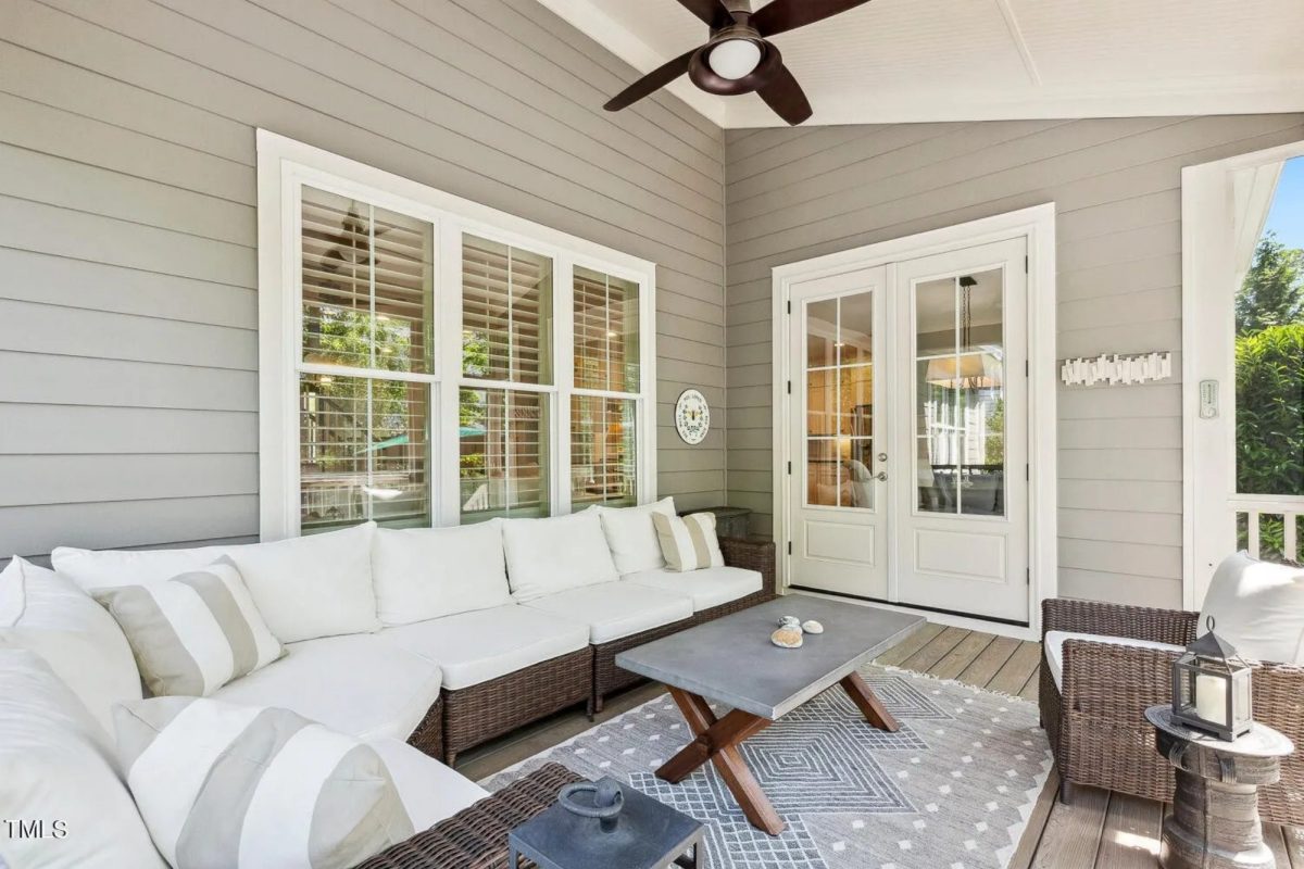 Elegant Craftsman house Plan with Spacious Floor Designs