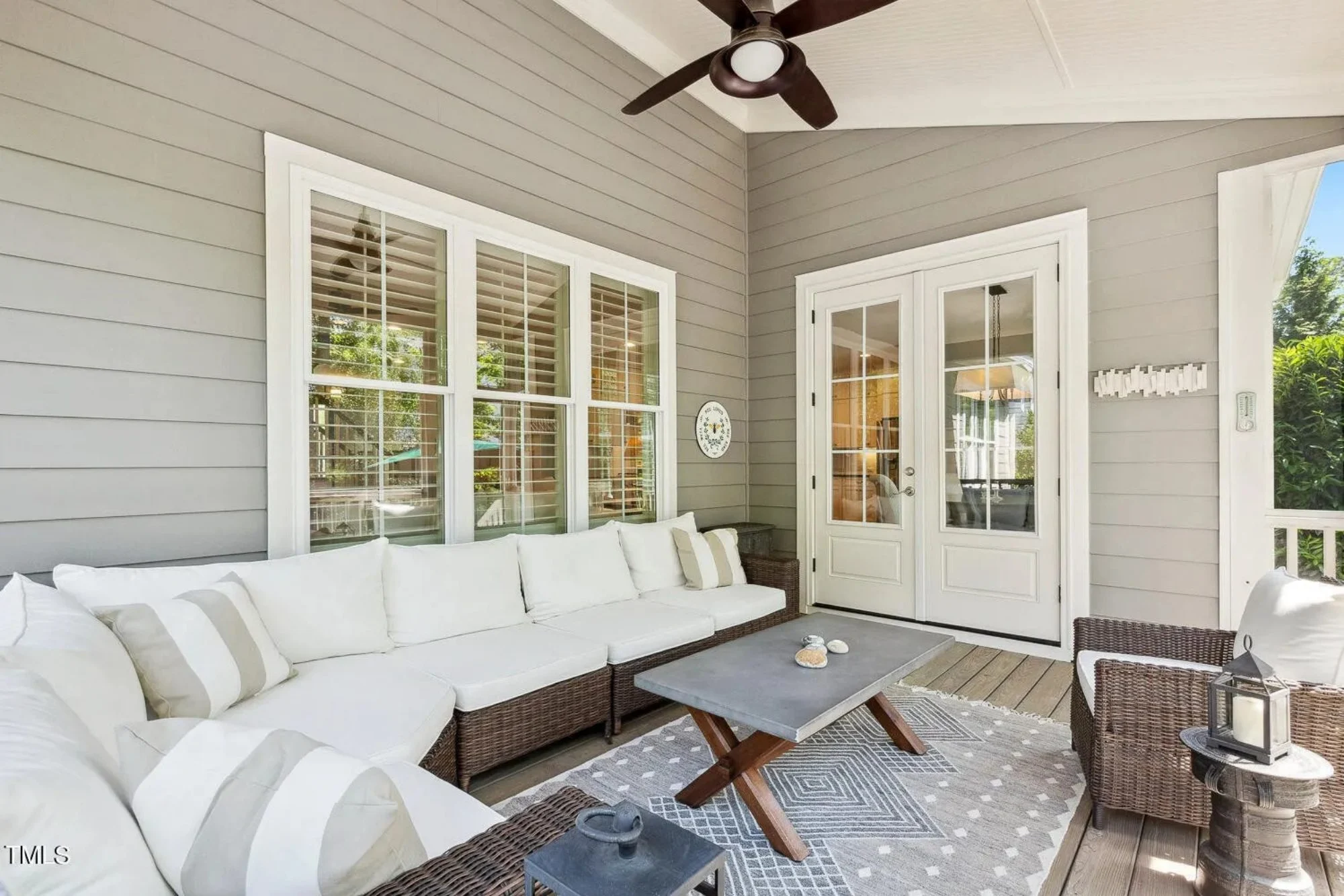 Elegant Craftsman house Plan with Spacious Floor Designs