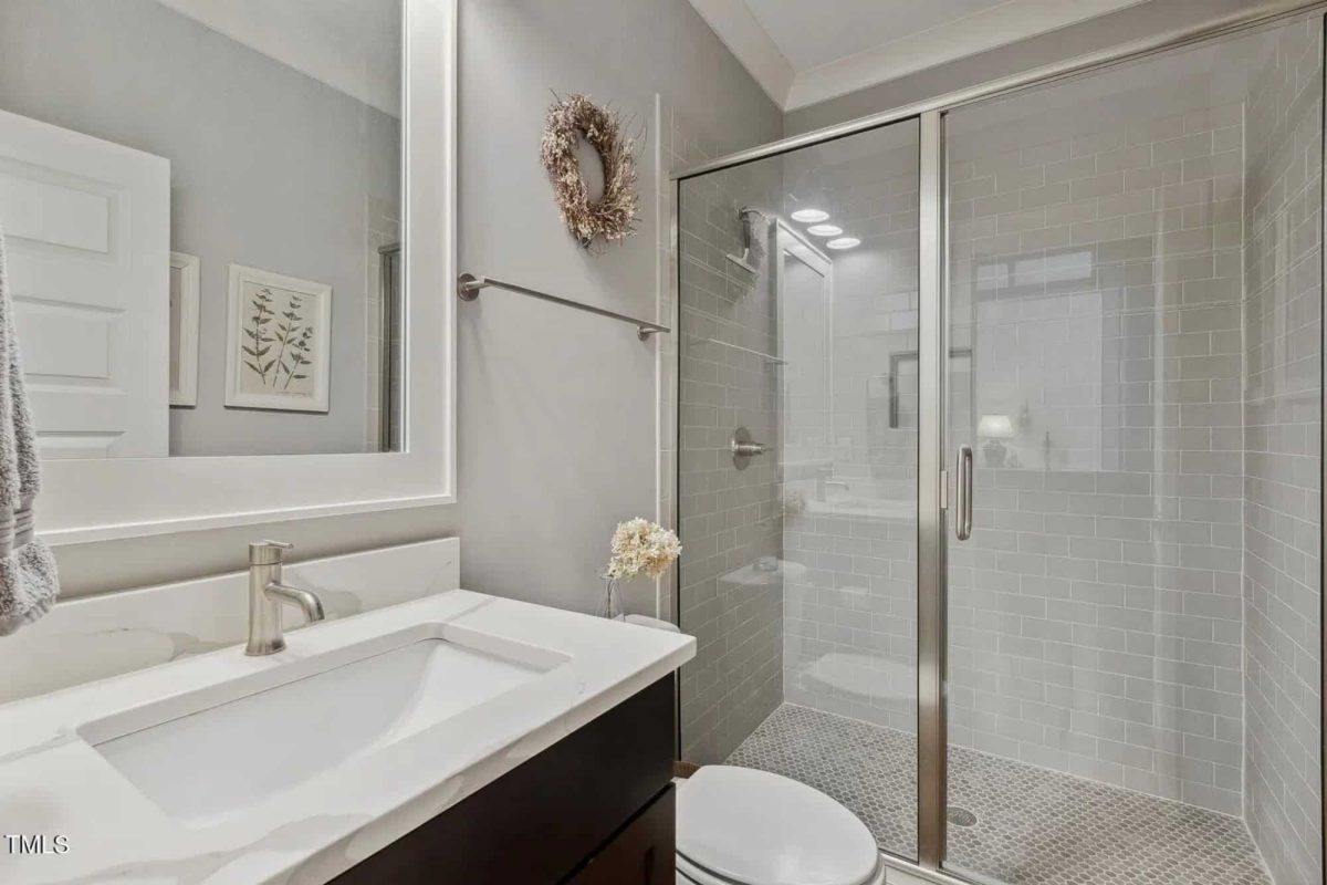 Elegant Craftsman house Plan with Spacious Floor Designs