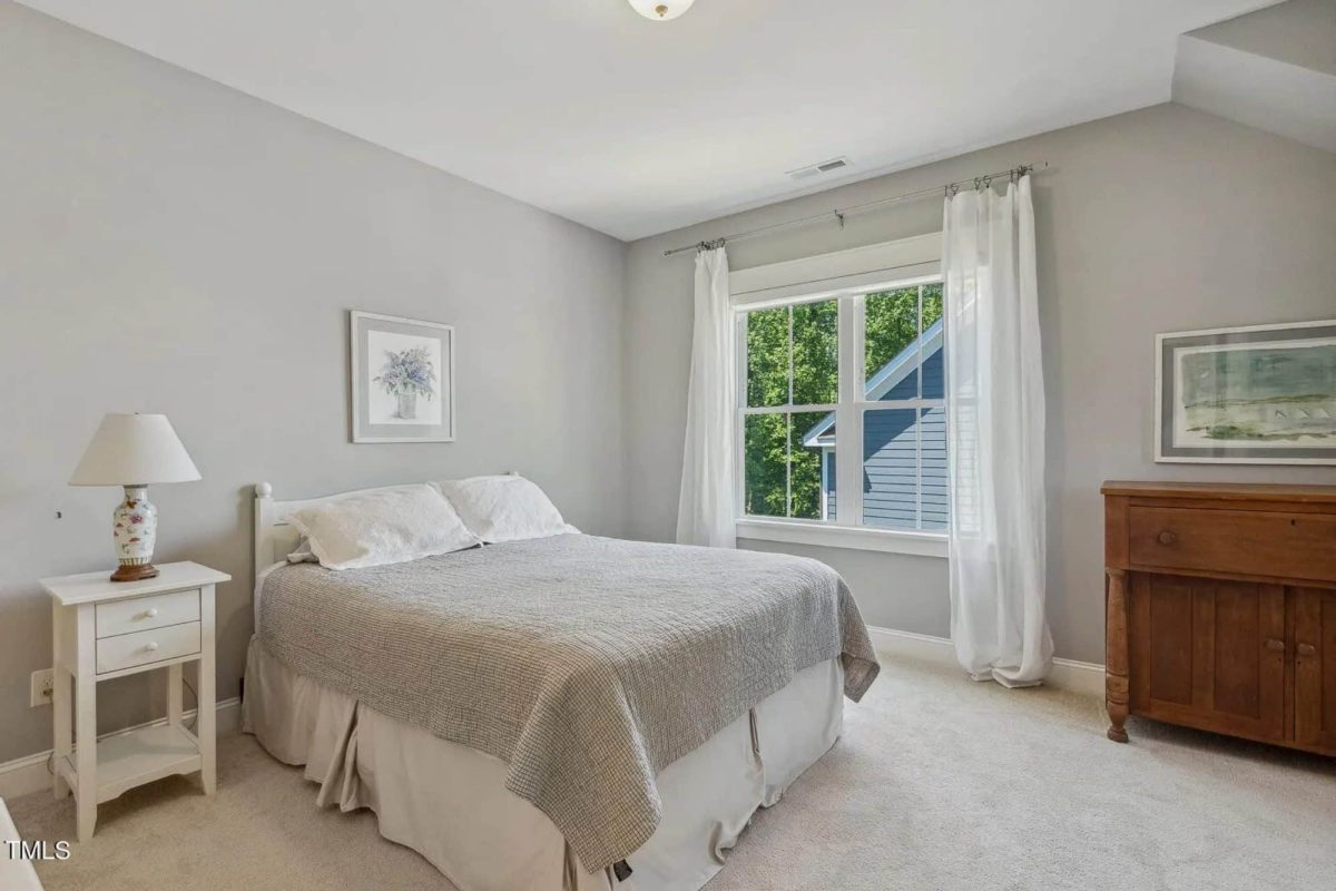 Elegant Craftsman house Plan with Spacious Floor Designs