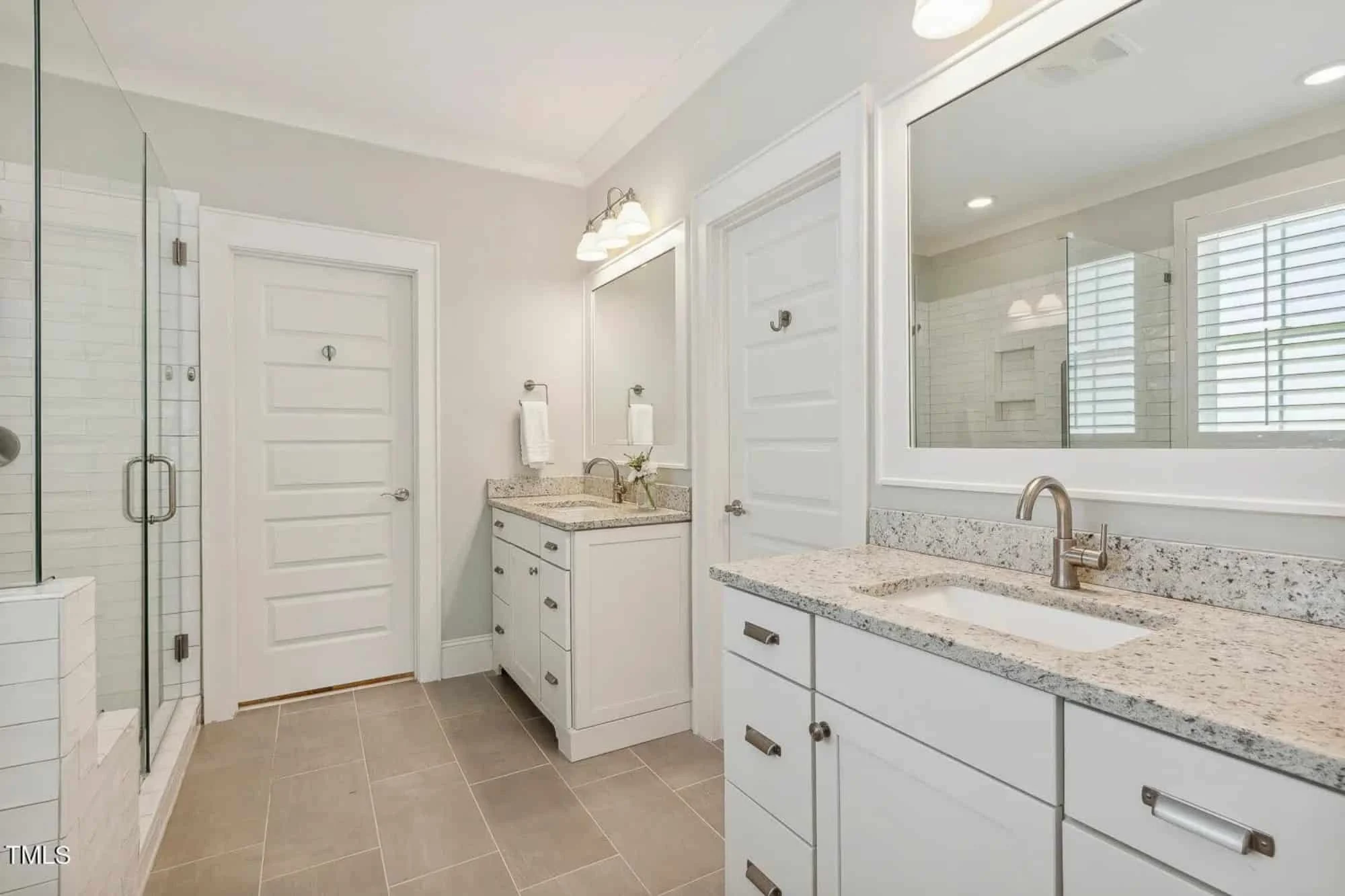 Elegant Craftsman house Plan with Spacious Floor Designs