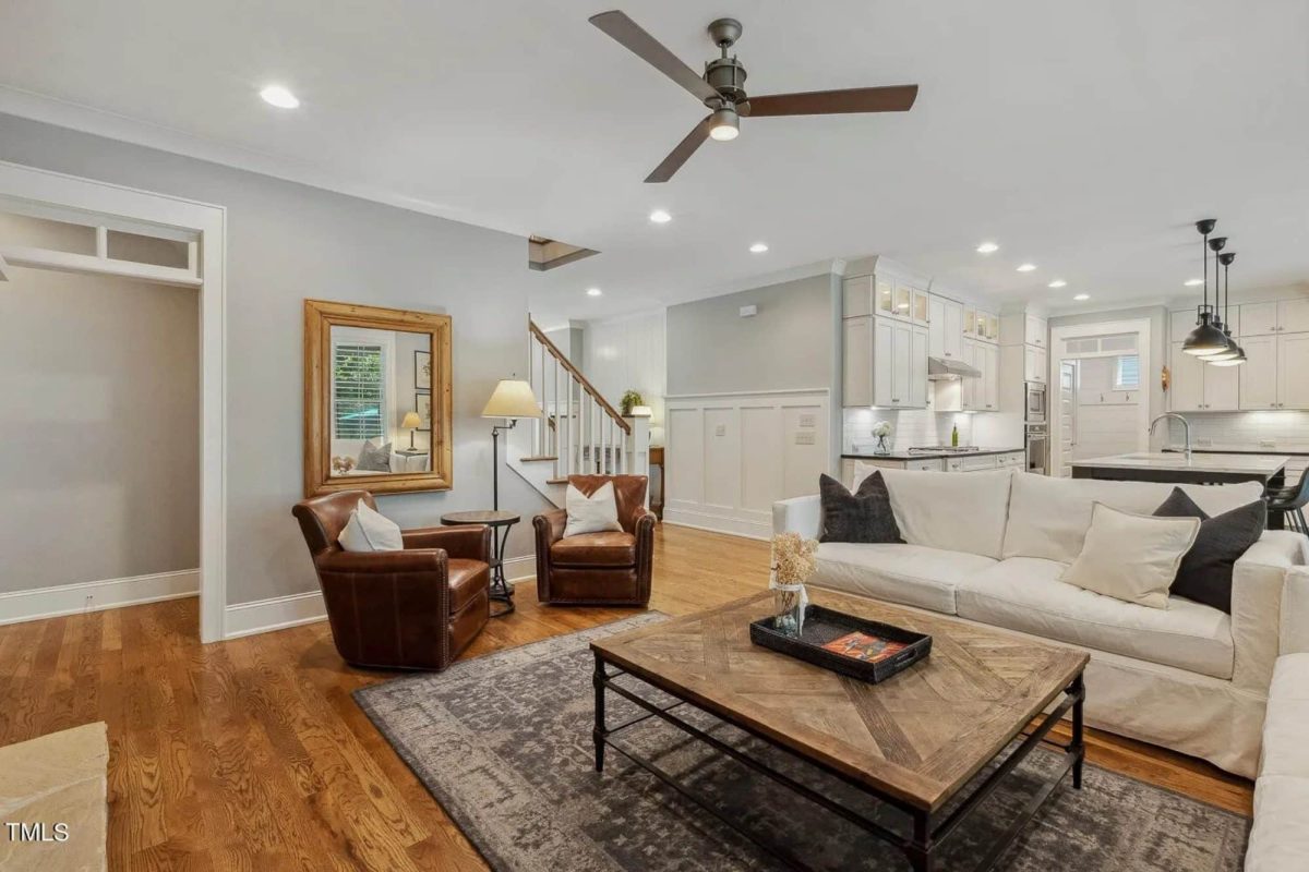 Elegant Craftsman house Plan with Spacious Floor Designs