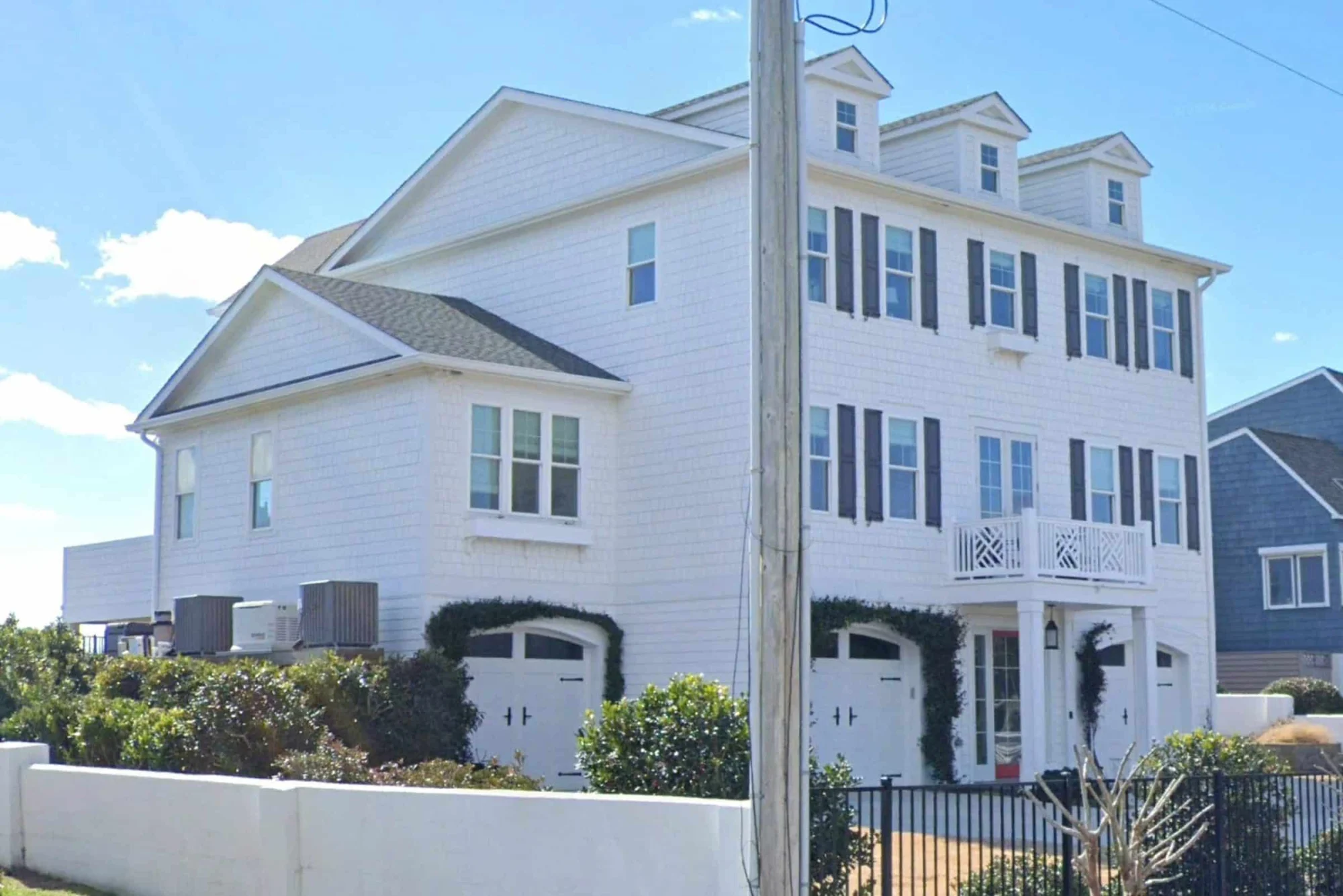 Elegant Beach house Floor Plan – Architectural Designs in CAD