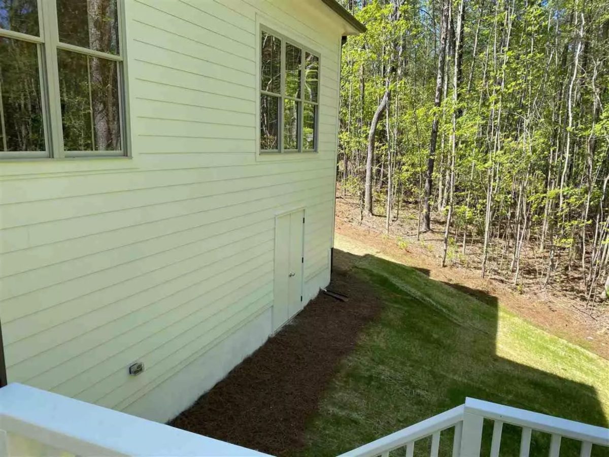 Traditional Craftsman house Plan with Spacious Floor Designs