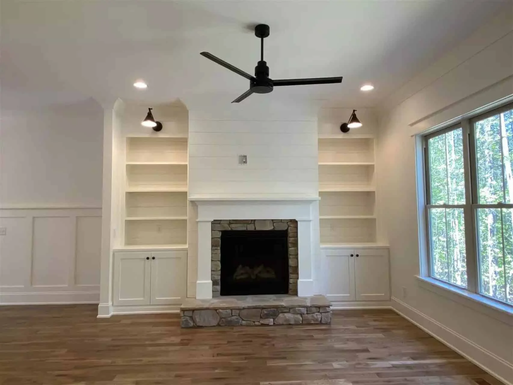Traditional Craftsman house Plan with Spacious Floor Designs