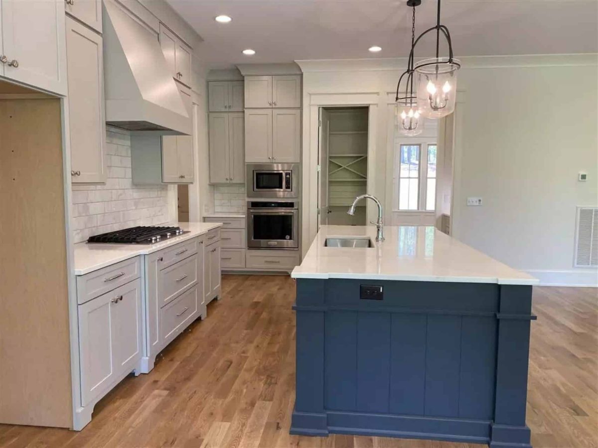 Traditional Craftsman house Plan with Spacious Floor Designs