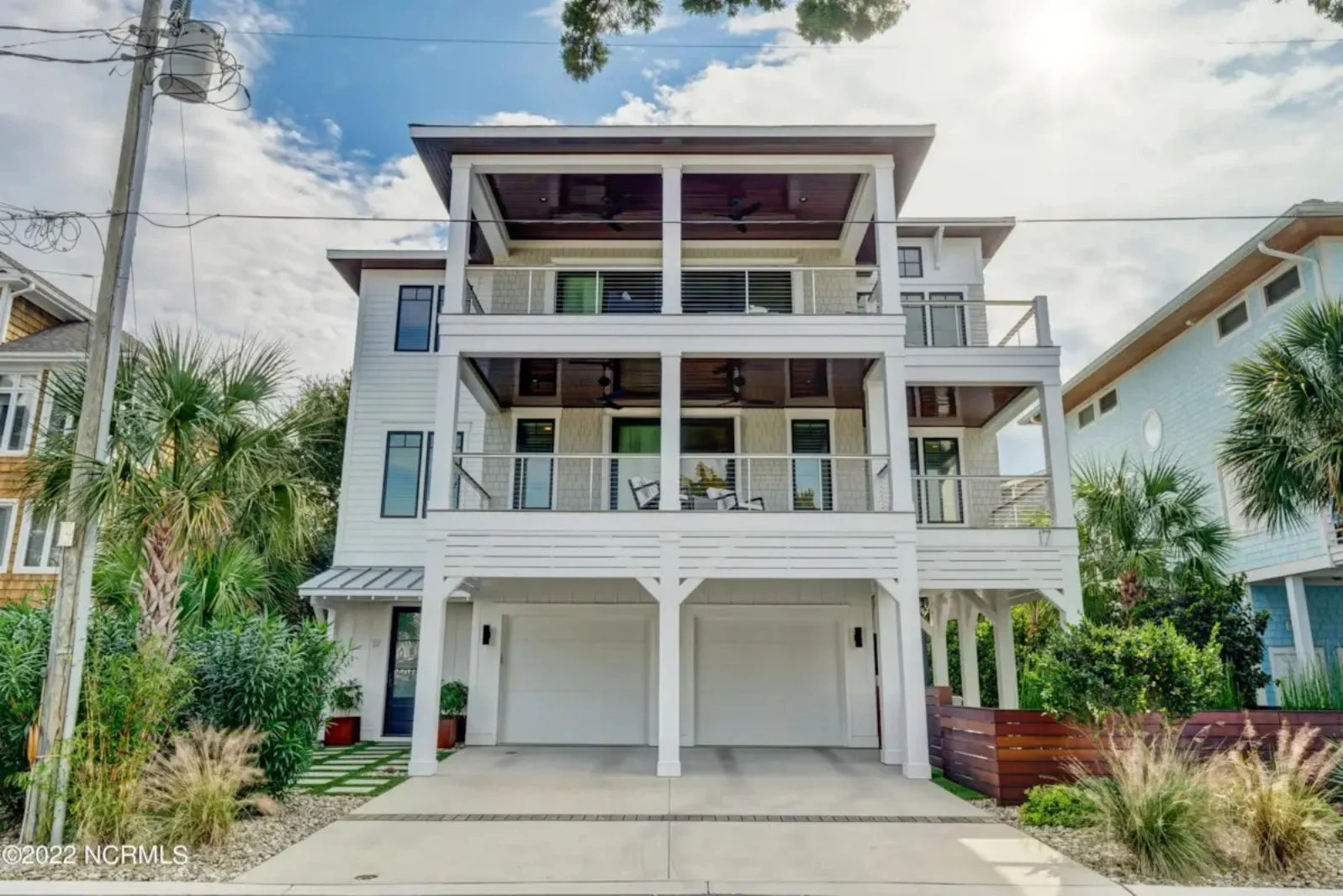 16-1770 HOUSE PLAN - Stunning Coastal House Plan with CAD-Ready Designs and Features 2 Stunning Coastal house Plan with CAD-Ready Designs and Features