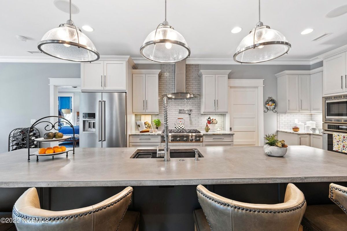 Craftsman house Design Blueprint with 2-Story Floor Plan