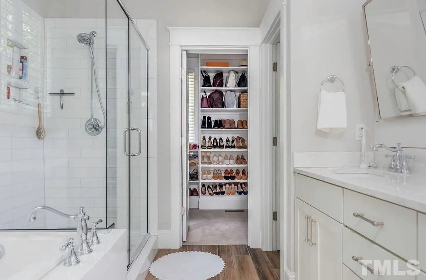 15-1329 HOUSE PLAN - Spacious 4-Bedroom House Plan with Stunning Architectural Designs 26 Spacious 4-Bedroom house Plan with Stunning Architectural Designs