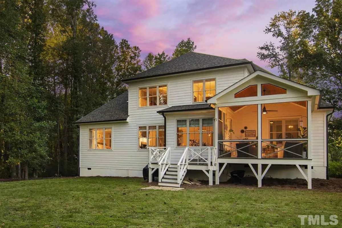 Spacious 4-Bedroom house Plan with Stunning Architectural Designs