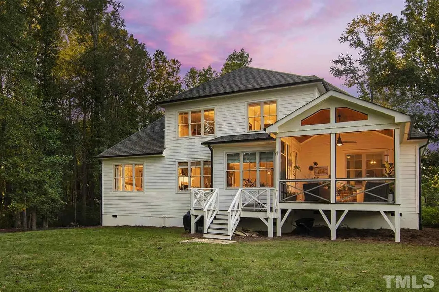 15-1329 HOUSE PLAN - Spacious 4-Bedroom House Plan with Stunning Architectural Designs 3 Spacious 4-Bedroom house Plan with Stunning Architectural Designs