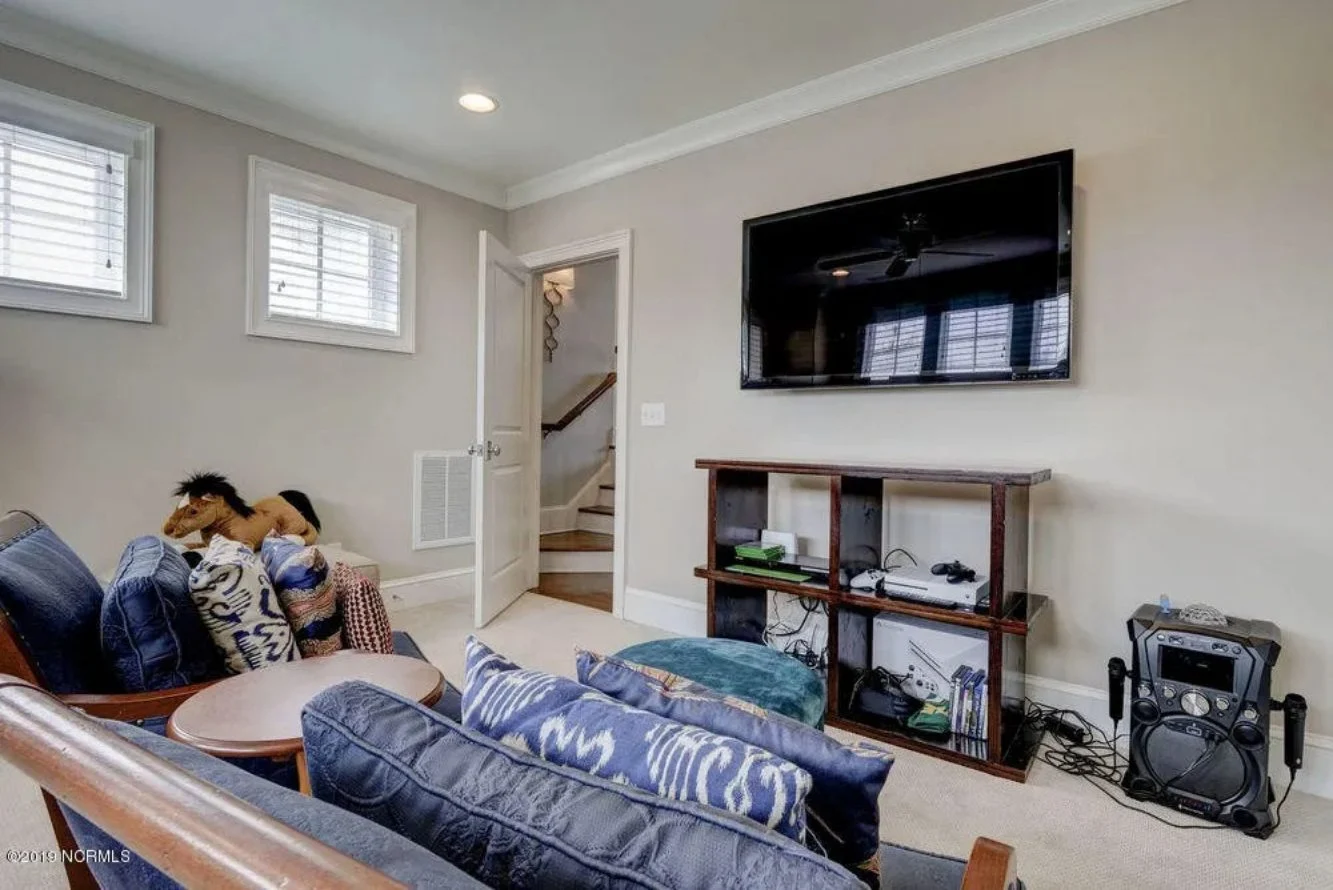 Craftsman Floor Plan with 4 Beds, Open Design & Great Features