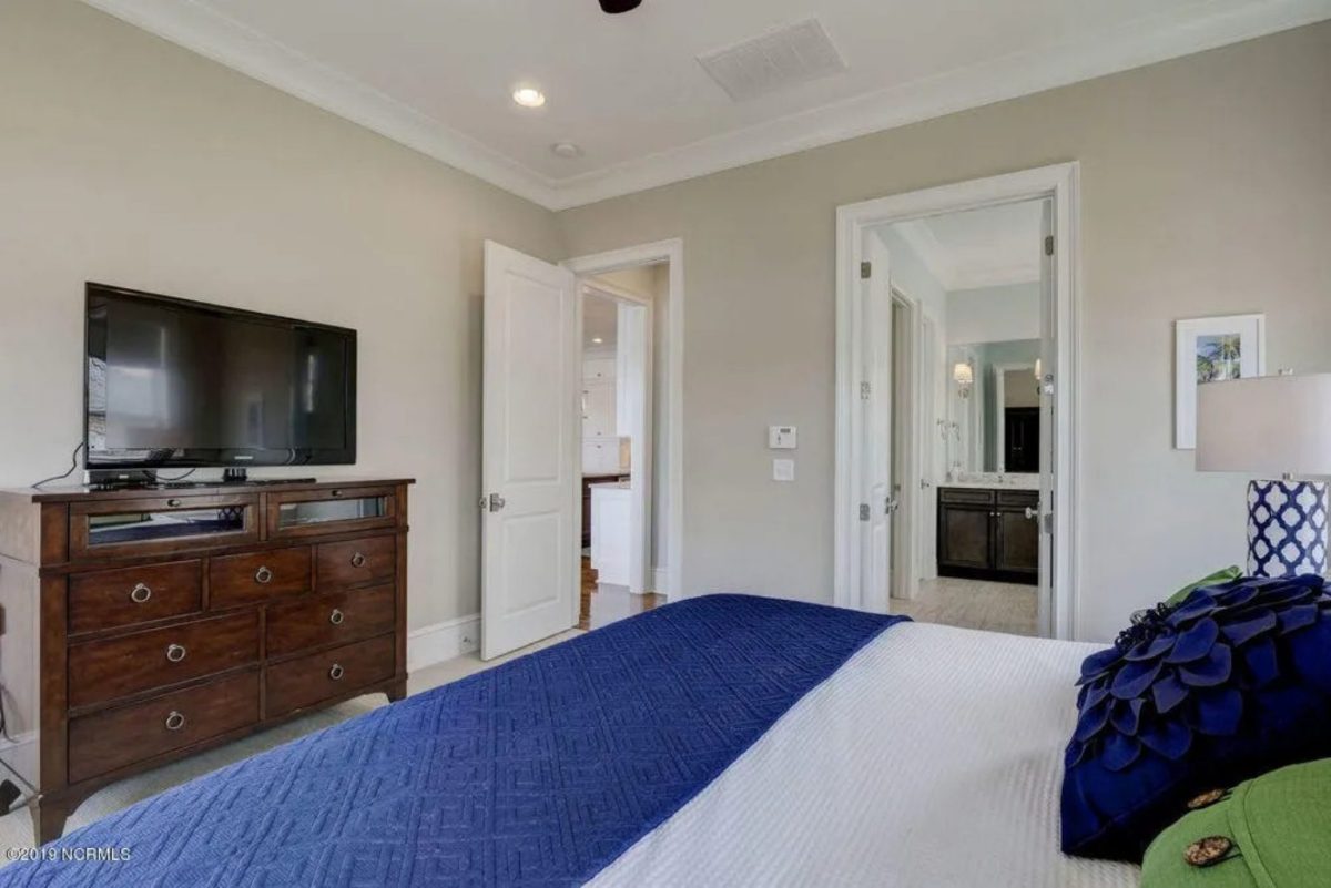 Craftsman Floor Plan with 4 Beds, Open Design & Great Features