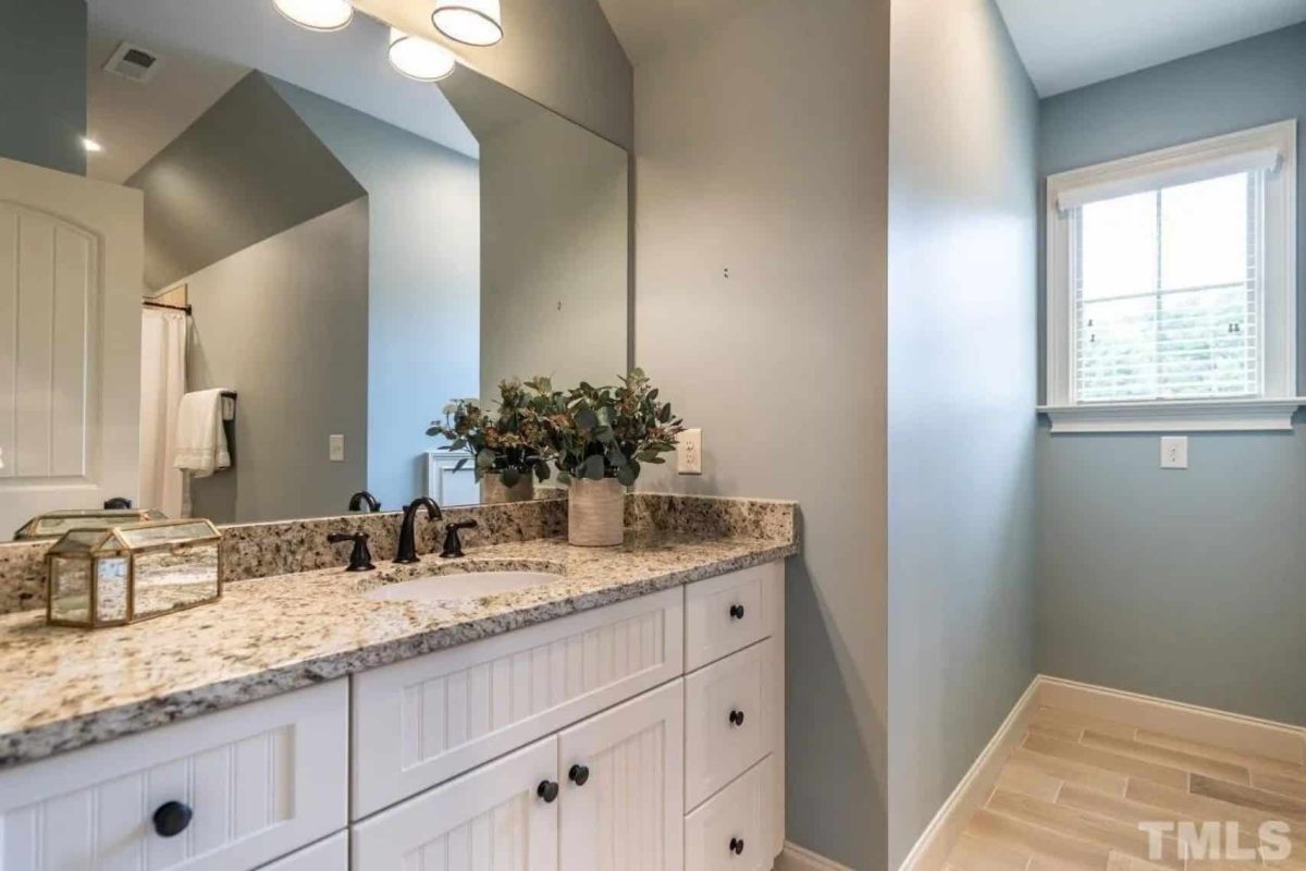 Custom house Blueprint with 4 Beds, 4.5 Baths, Open Floor Plan Designs