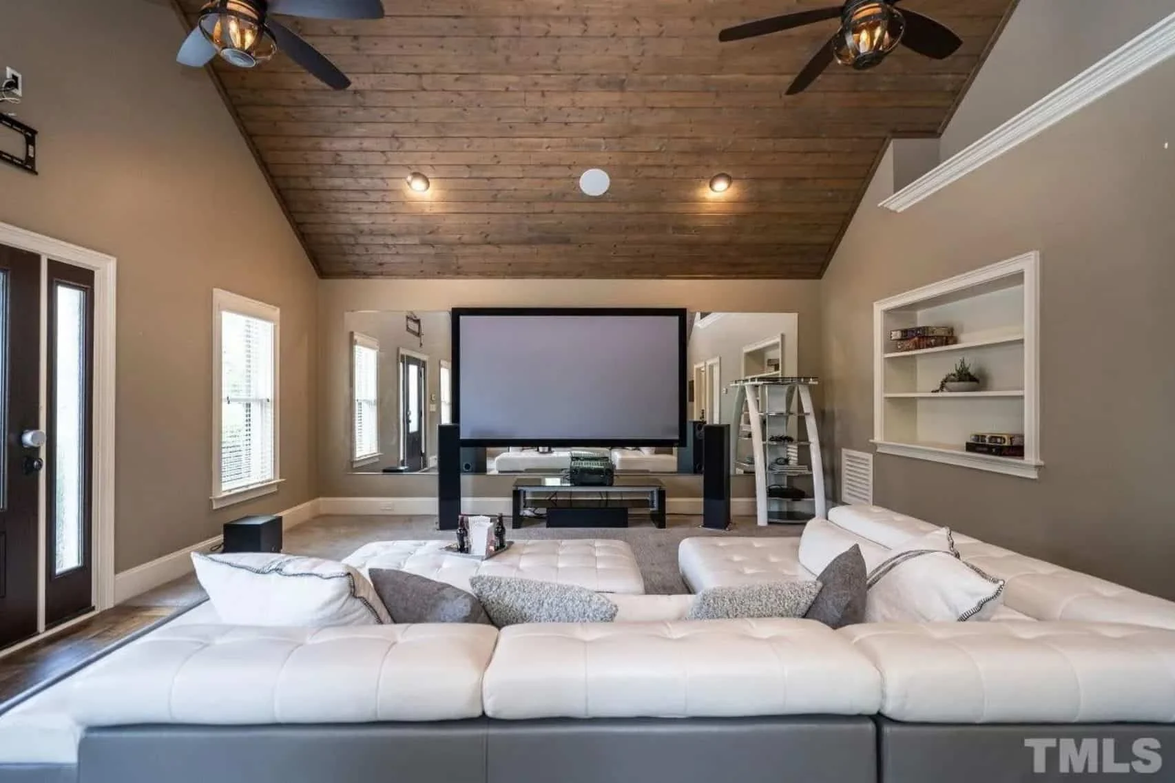 Custom house Blueprint with 4 Beds, 4.5 Baths, Open Floor Plan Designs