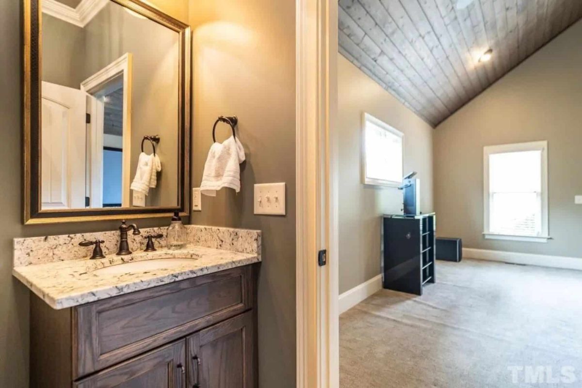 Custom house Blueprint with 4 Beds, 4.5 Baths, Open Floor Plan Designs