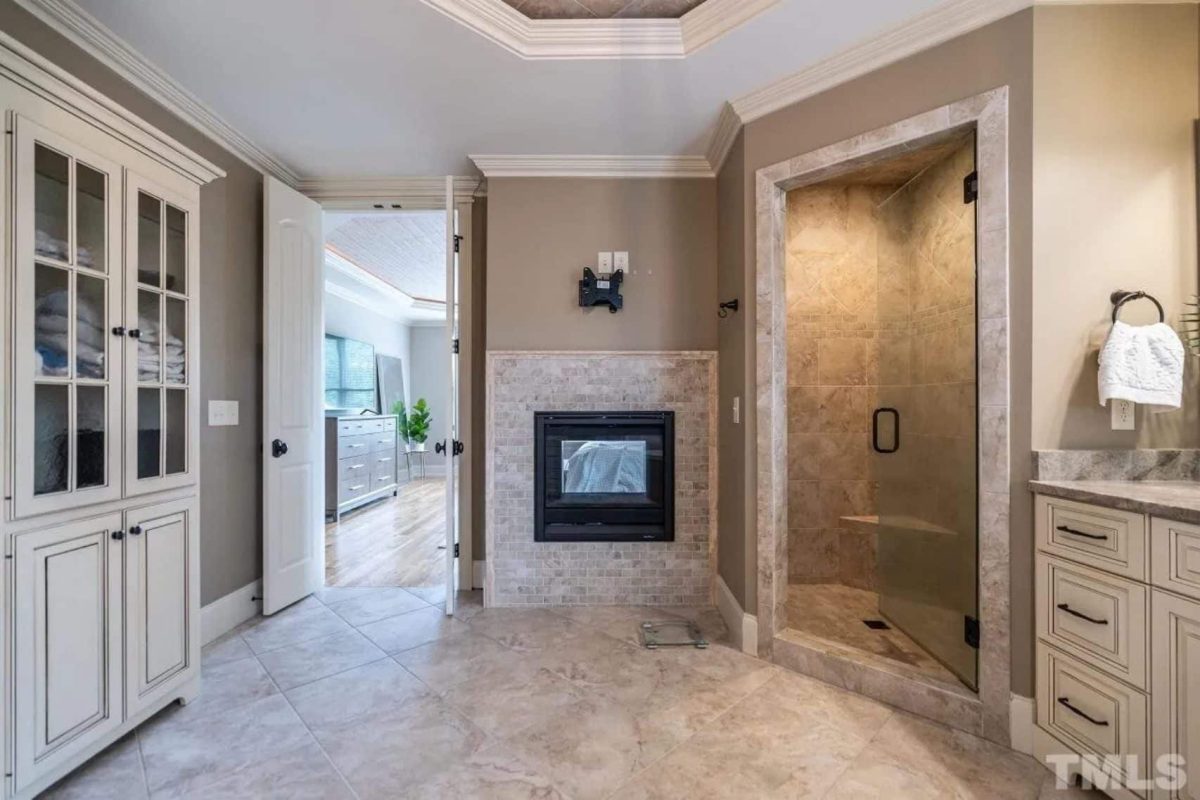 Custom house Blueprint with 4 Beds, 4.5 Baths, Open Floor Plan Designs