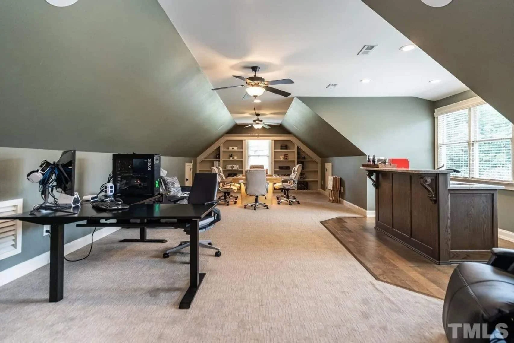 Custom house Blueprint with 4 Beds, 4.5 Baths, Open Floor Plan Designs