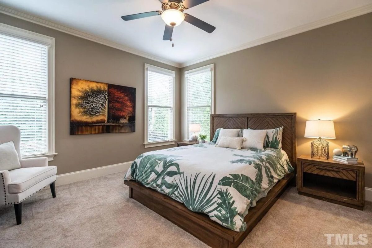 Custom house Blueprint with 4 Beds, 4.5 Baths, Open Floor Plan Designs