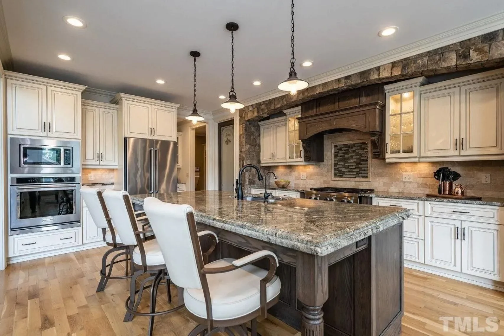 Custom house Blueprint with 4 Beds, 4.5 Baths, Open Floor Plan Designs