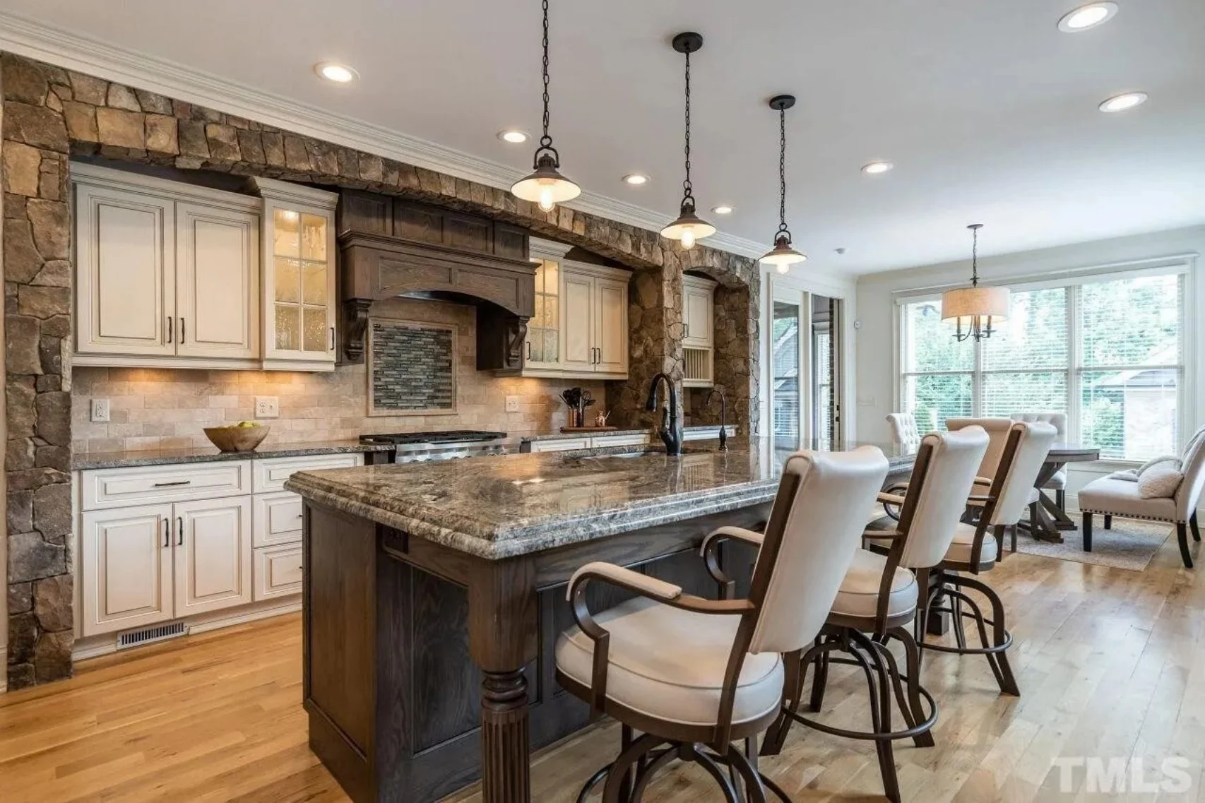 Custom house Blueprint with 4 Beds, 4.5 Baths, Open Floor Plan Designs