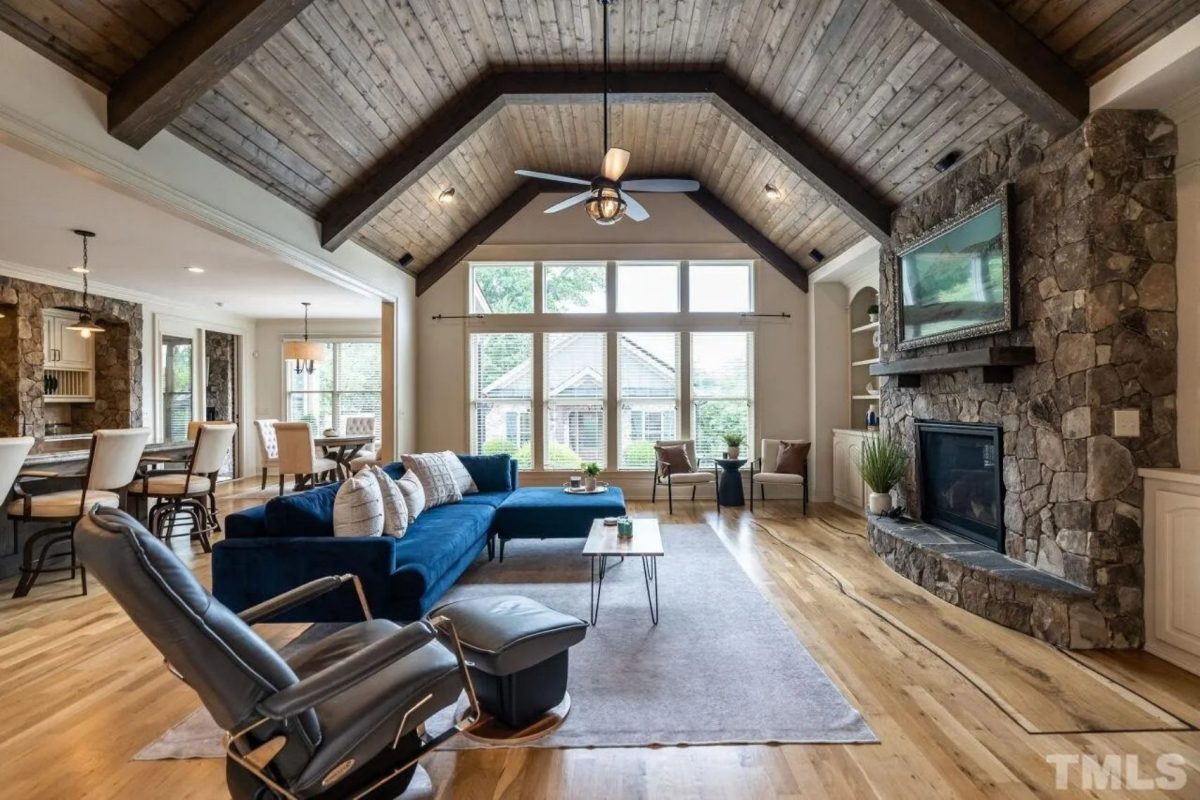 Custom house Blueprint with 4 Beds, 4.5 Baths, Open Floor Plan Designs