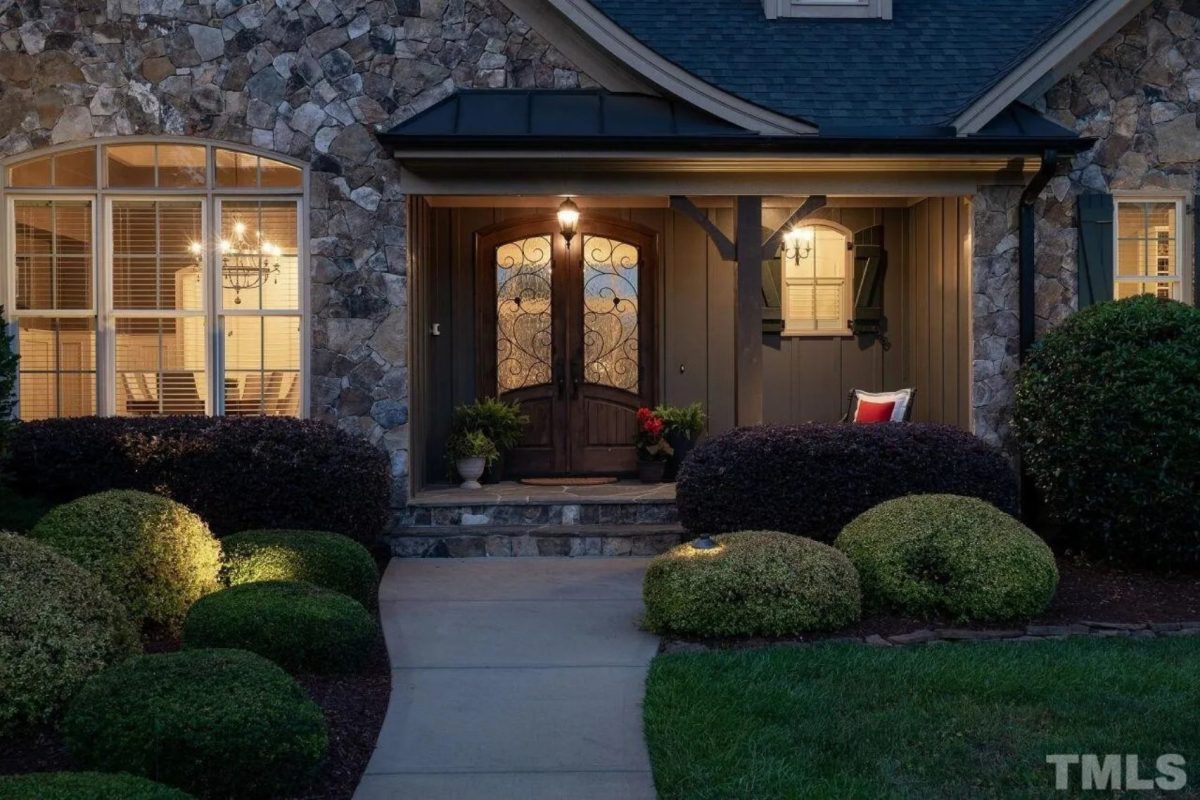 Custom house Blueprint with 4 Beds, 4.5 Baths, Open Floor Plan Designs