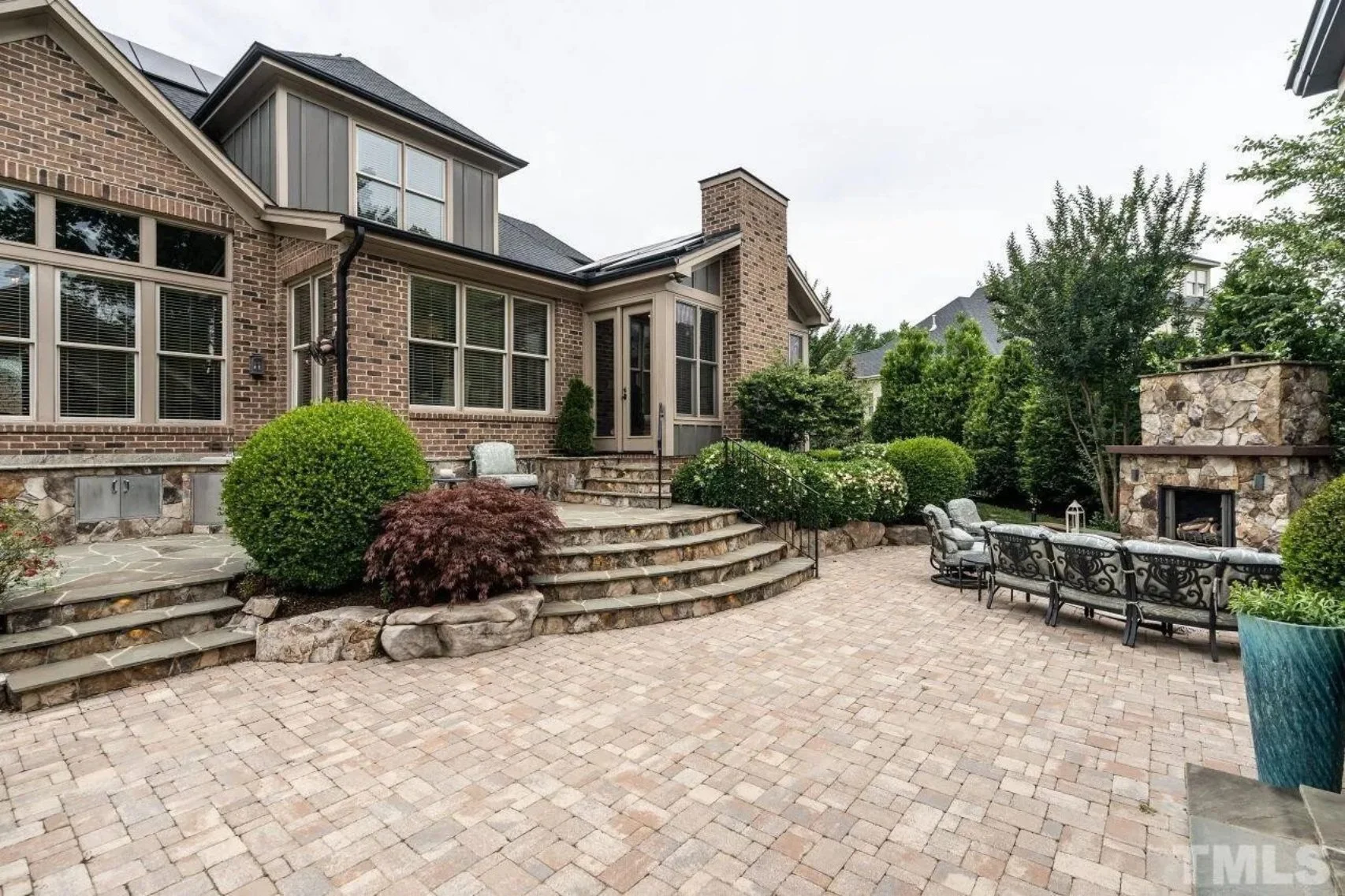 Custom house Blueprint with 4 Beds, 4.5 Baths, Open Floor Plan Designs