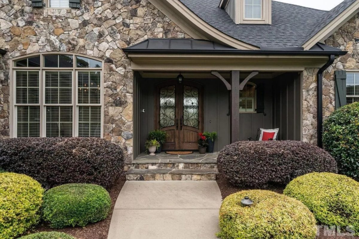 Custom house Blueprint with 4 Beds, 4.5 Baths, Open Floor Plan Designs