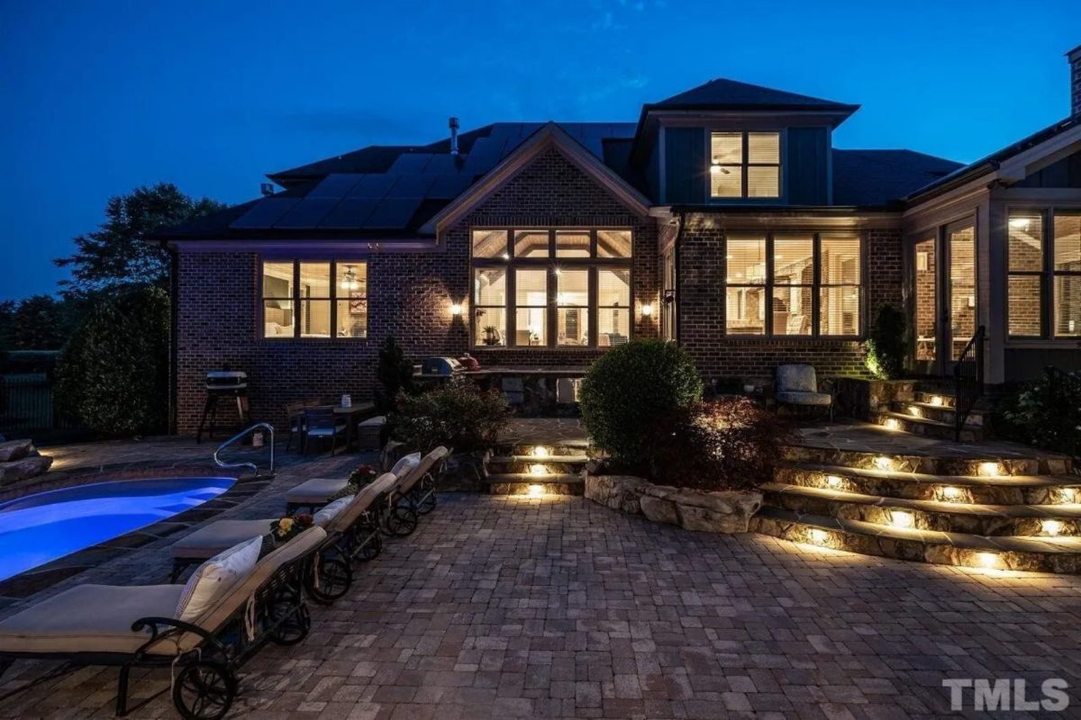 Custom house Blueprint with 4 Beds, 4.5 Baths, Open Floor Plan Designs