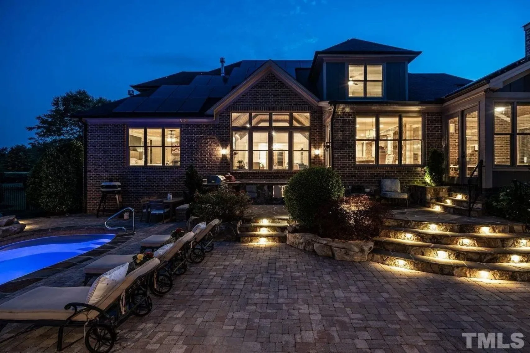 Custom house Blueprint with 4 Beds, 4.5 Baths, Open Floor Plan Designs