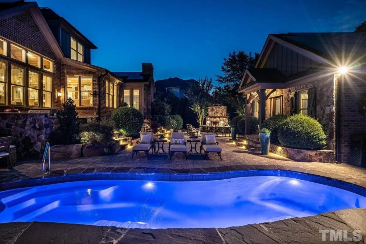 Custom house Blueprint with 4 Beds, 4.5 Baths, Open Floor Plan Designs