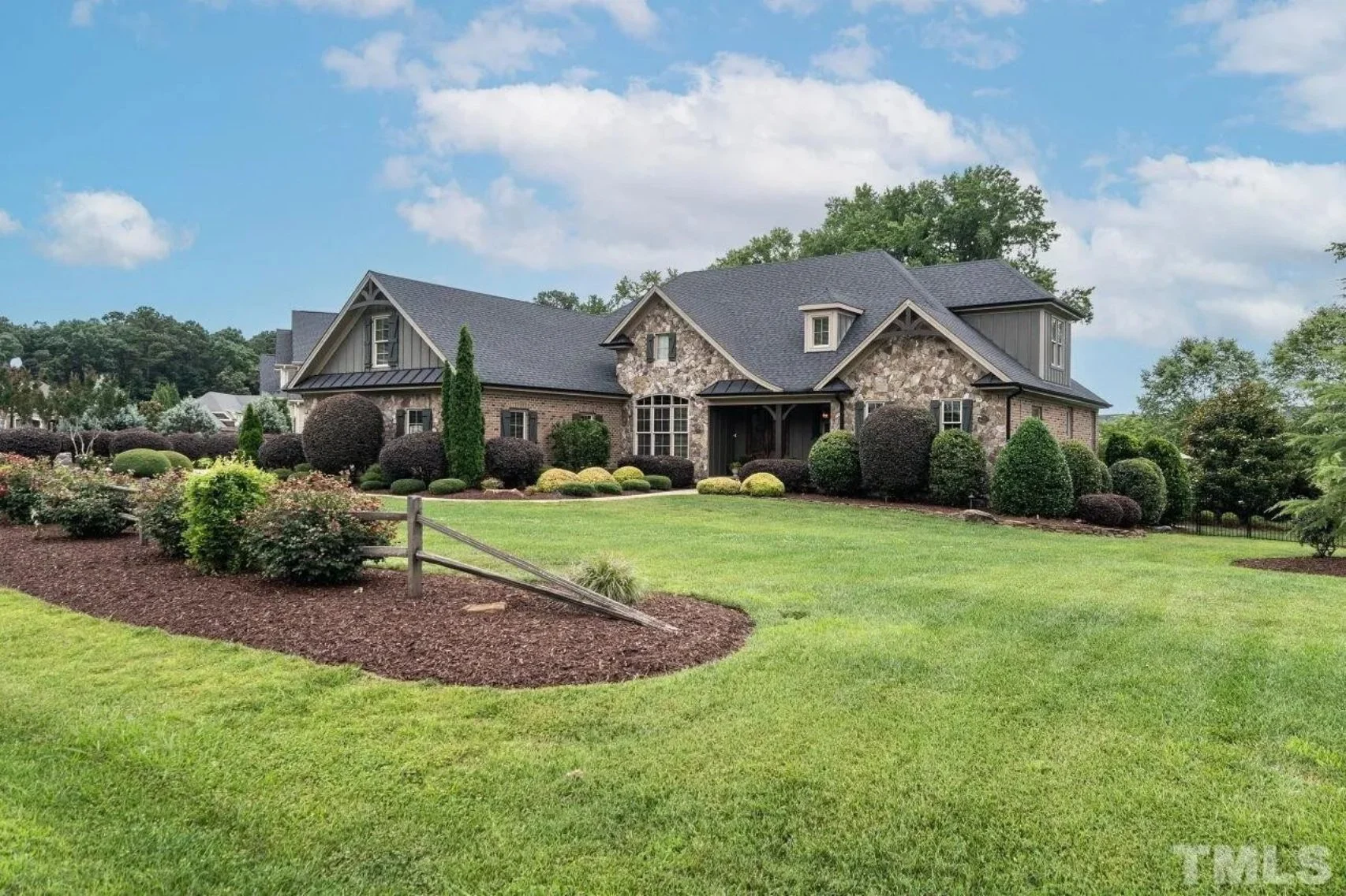 Custom house Blueprint with 4 Beds, 4.5 Baths, Open Floor Plan Designs