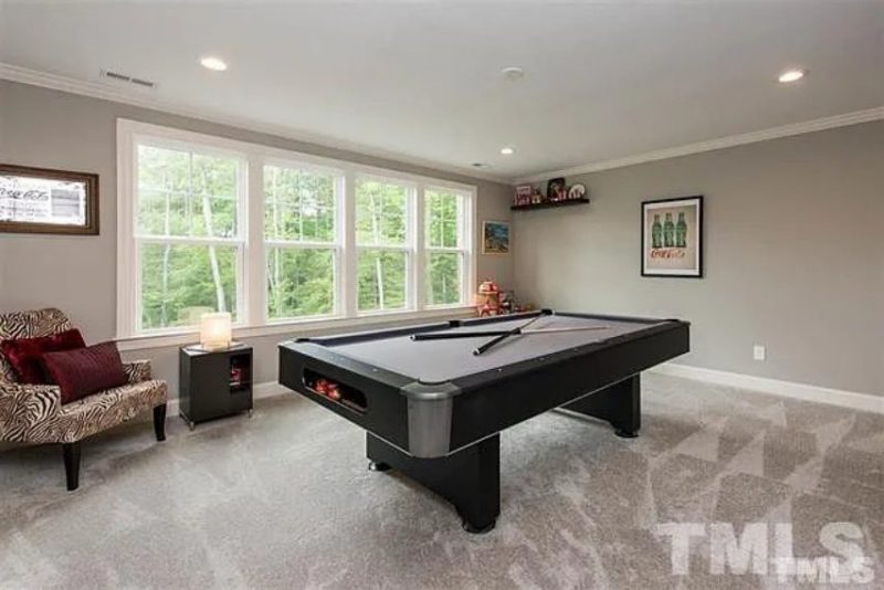 Beautiful CAD house Design with 5 Bedrooms and 2.5 Stories