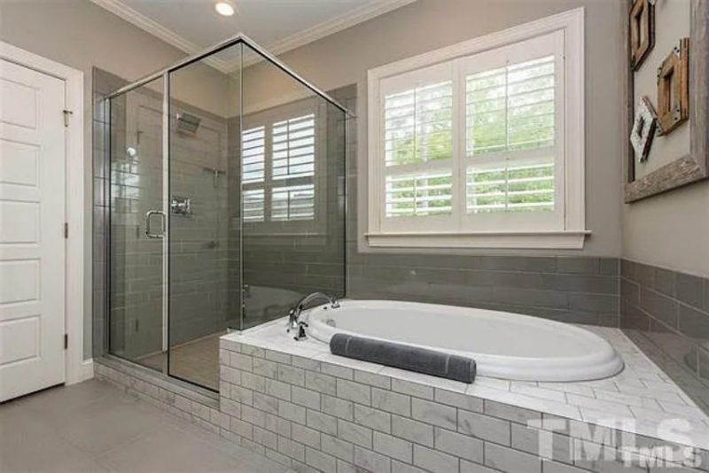 Beautiful CAD house Design with 5 Bedrooms and 2.5 Stories