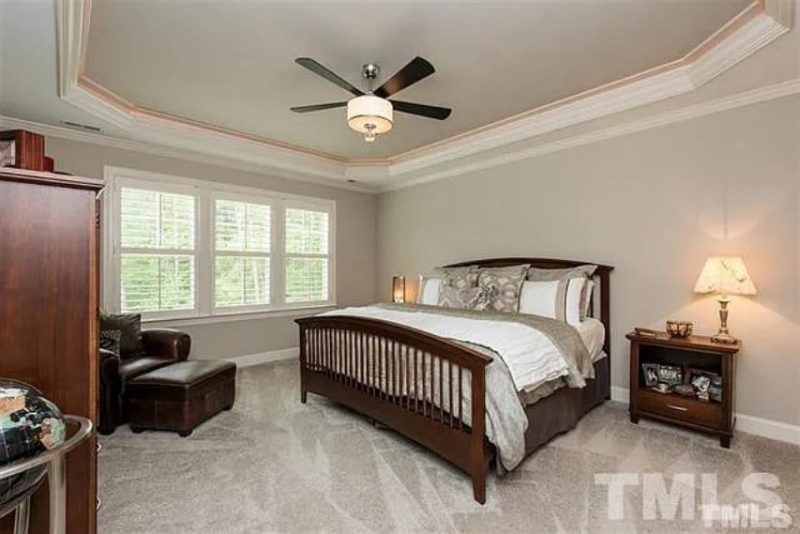 Beautiful CAD house Design with 5 Bedrooms and 2.5 Stories