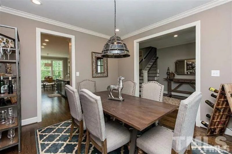 Beautiful CAD house Design with 5 Bedrooms and 2.5 Stories