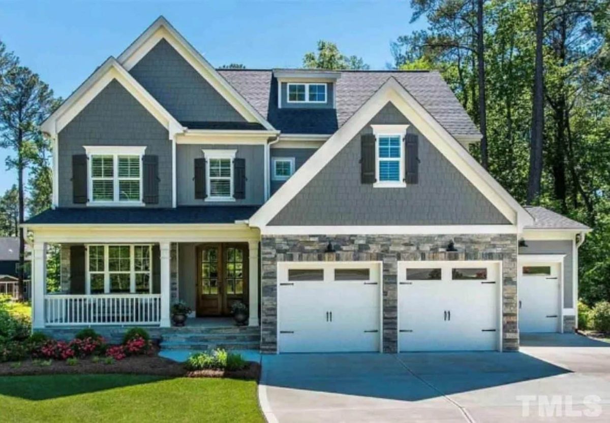 Beautiful CAD house Design with 5 Bedrooms and 2.5 Stories