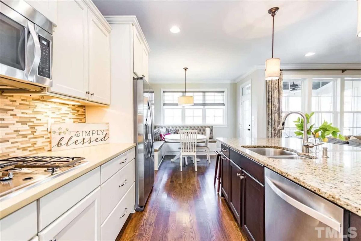 Modern house Floor Plan with CAD Designs & Blueprint Features