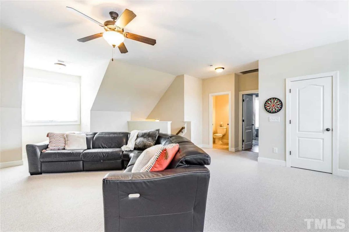 Modern house Floor Plan with CAD Designs & Blueprint Features