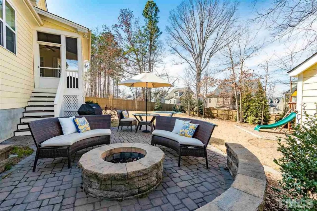 Modern house Floor Plan with CAD Designs & Blueprint Features