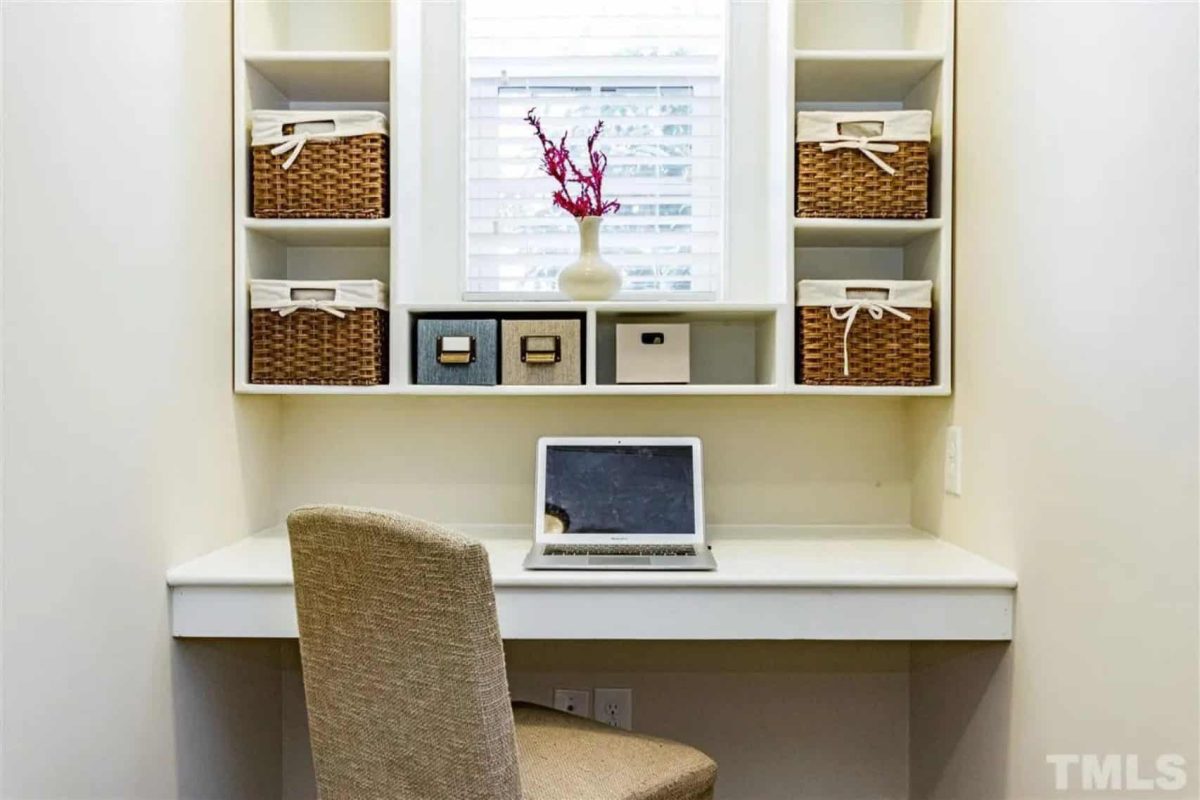 Modern house Floor Plan with CAD Designs & Blueprint Features