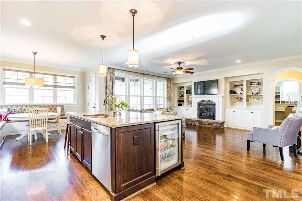 Modern house Floor Plan with CAD Designs & Blueprint Features