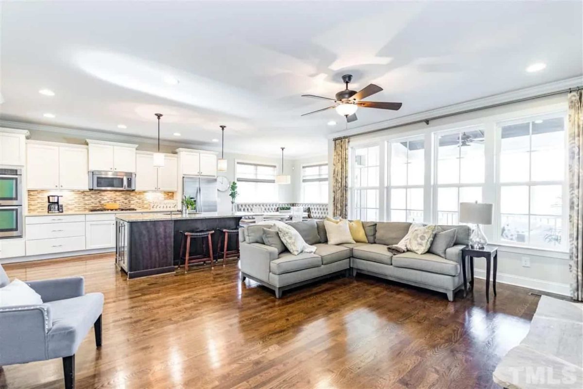 Modern house Floor Plan with CAD Designs & Blueprint Features