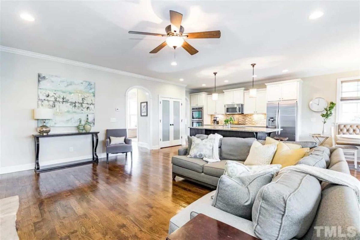 Modern house Floor Plan with CAD Designs & Blueprint Features