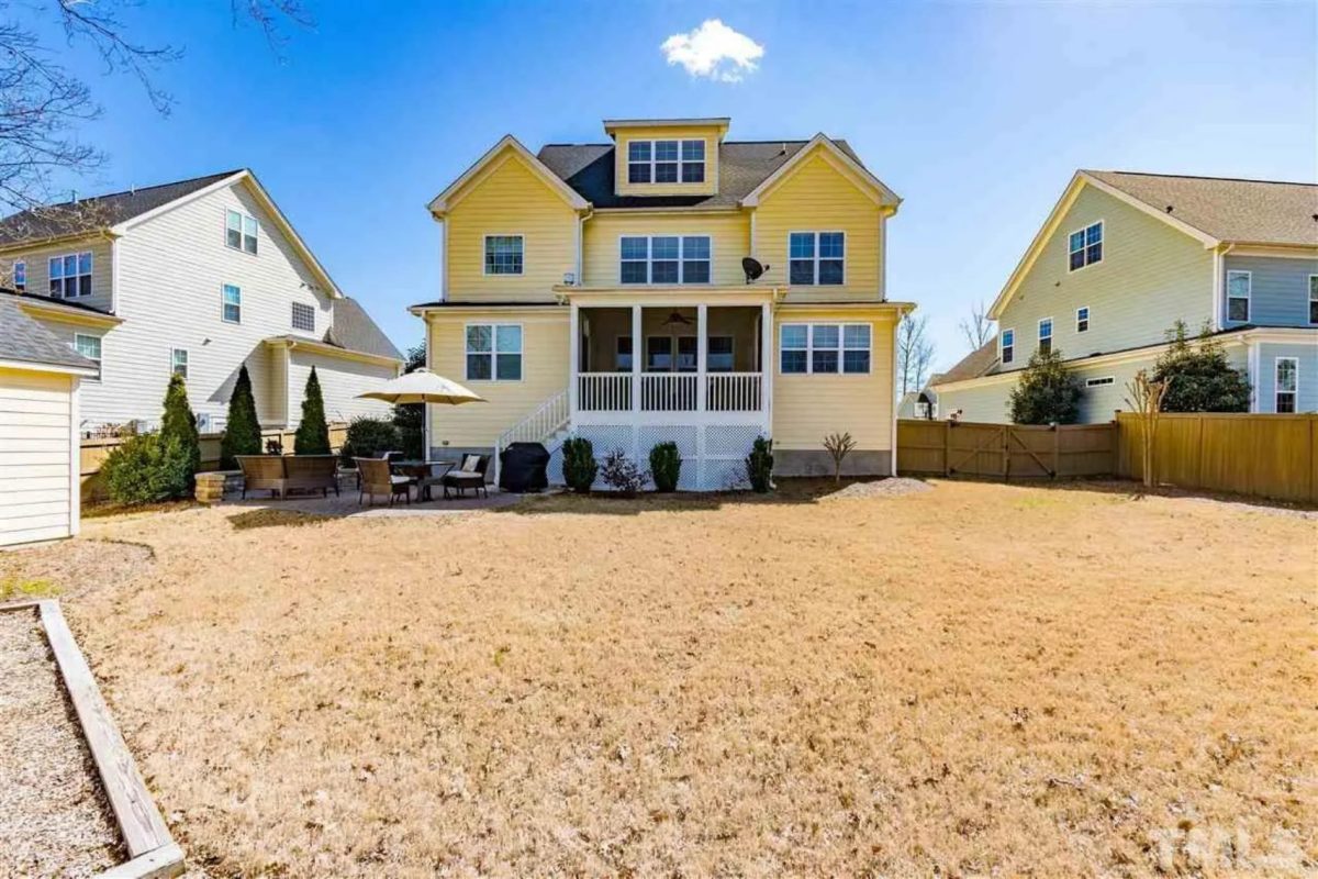 Modern house Floor Plan with CAD Designs & Blueprint Features