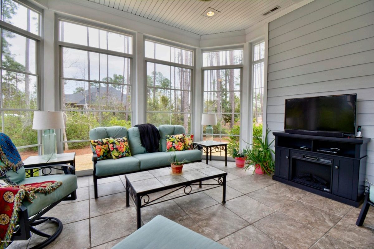 Spacious 1.5 Story house Plan with Blueprint and CAD Designs