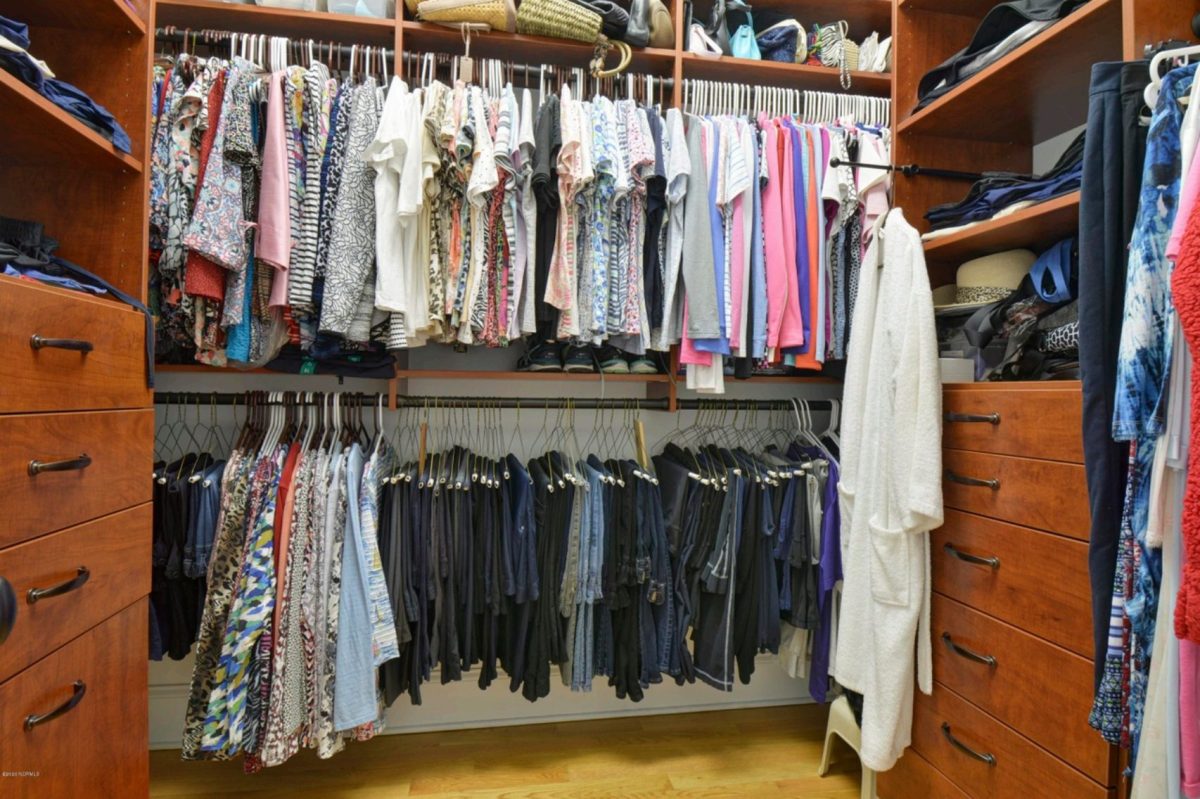 Spacious 1.5 Story house Plan with Blueprint and CAD Designs