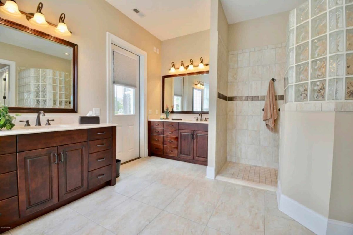 Spacious 1.5 Story house Plan with Blueprint and CAD Designs